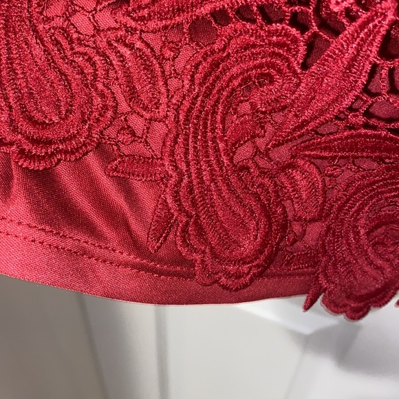 High Waisted Floral Lace Skirt - Picture 5 of 5